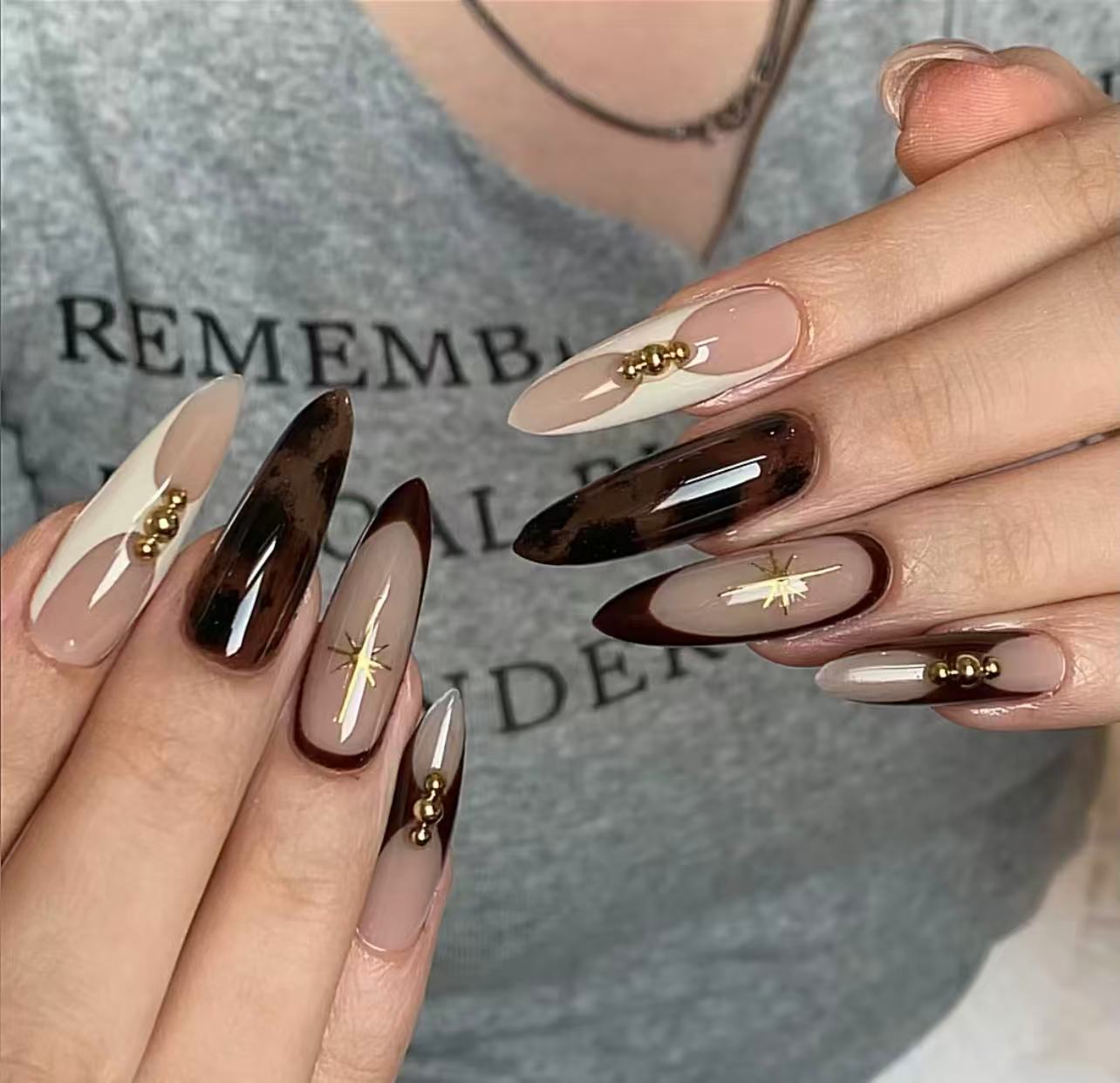 Kirakira Nails logo
